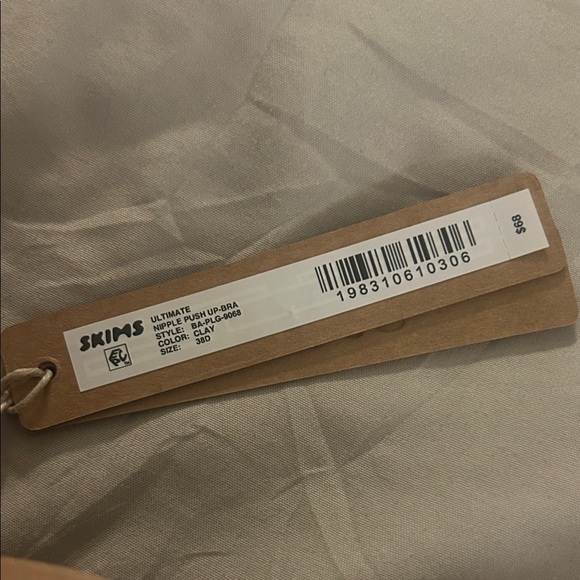 SKIMS Nipple Ultimate Push-up Bra NWT - Picture 4 of 8